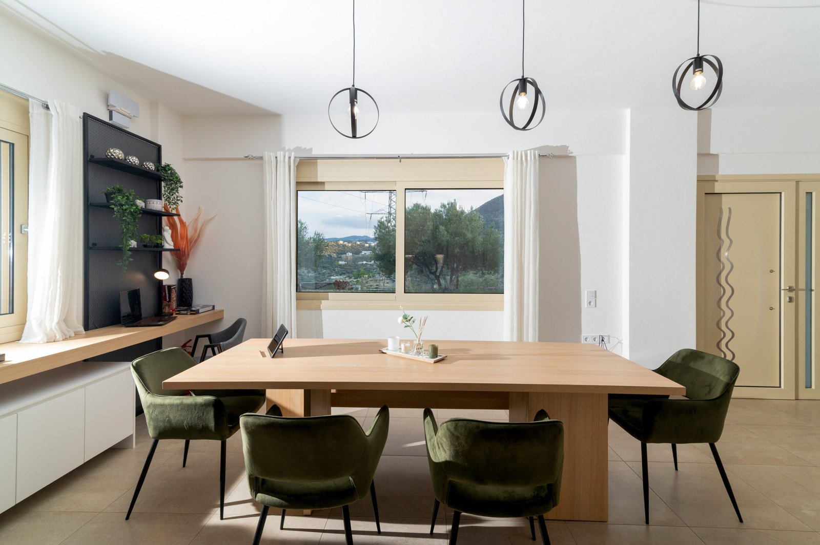 dining_table_rias_aparntment_in_Agiosnikolaos (3) (2)