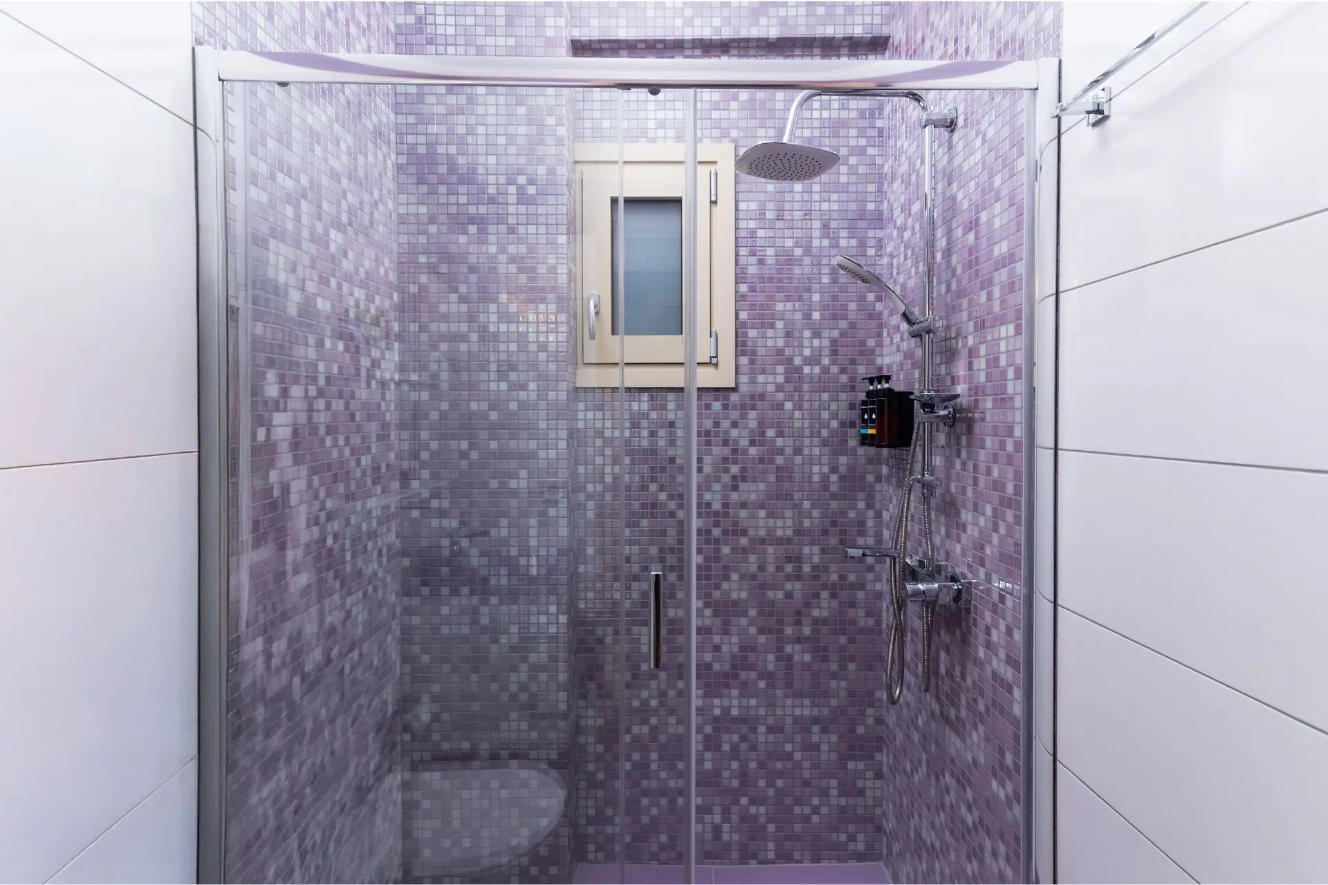 rias-apartment-agios-nikolaos-bathroom-purple-mosaic-shower