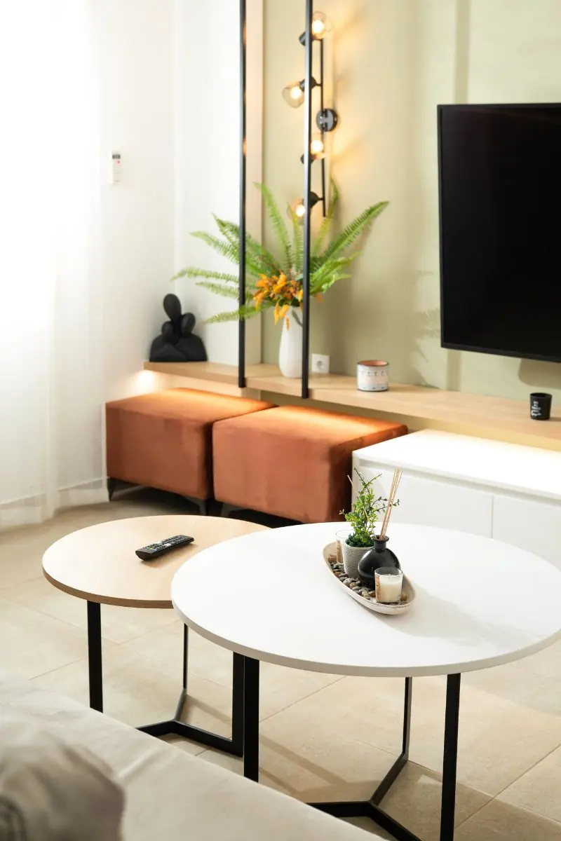 rias-apartment-agios-nikolaos-living-room-coffee-tables-decor