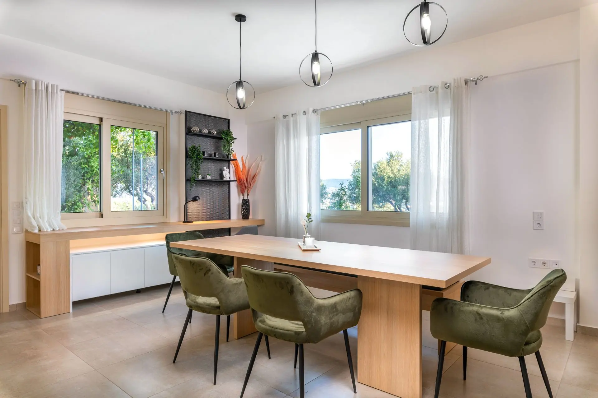 rias-apartment-agios-nikolaos-modern-dining-room