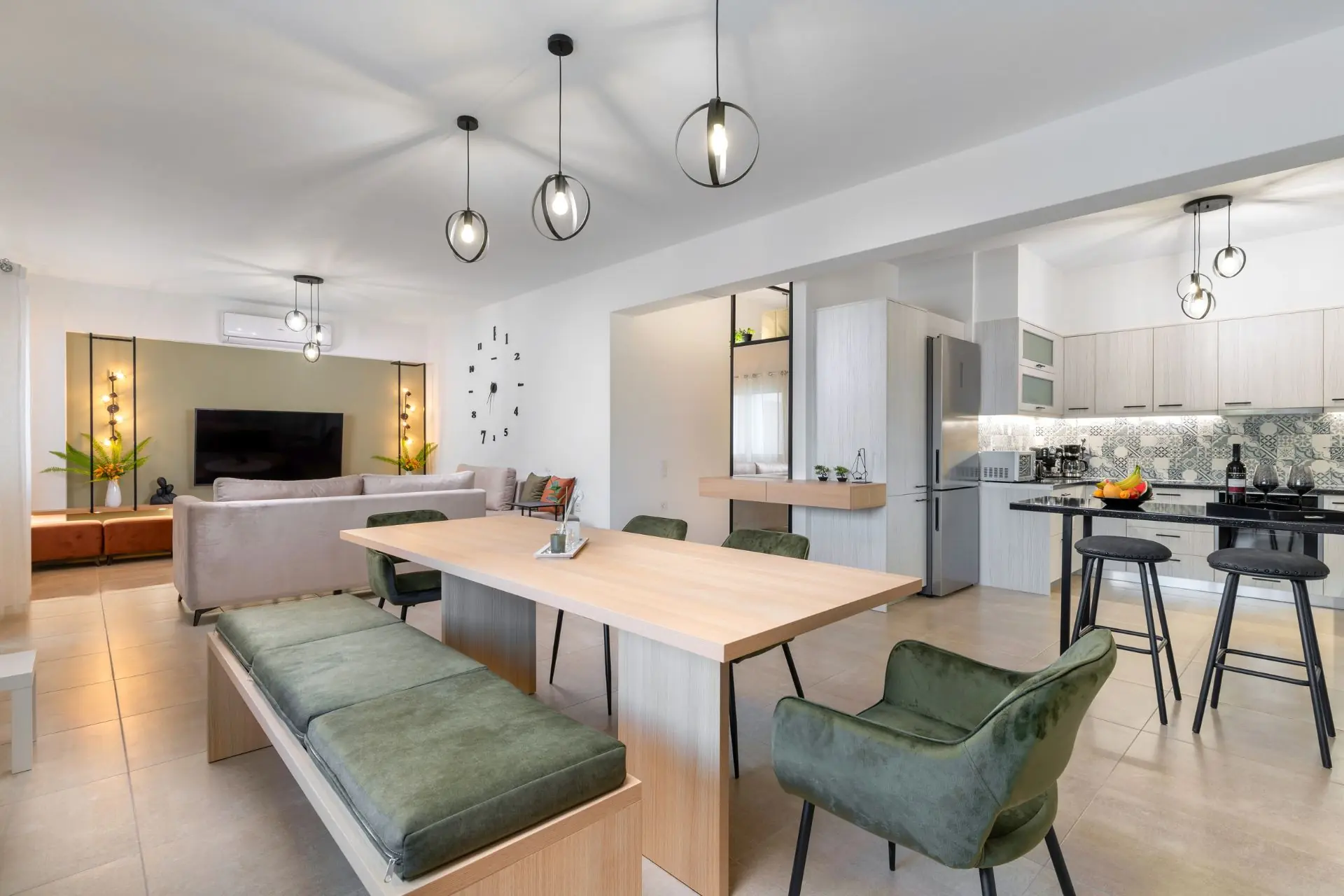 rias-apartment-agios-nikolaos-open-plan-dining-kitchen-living