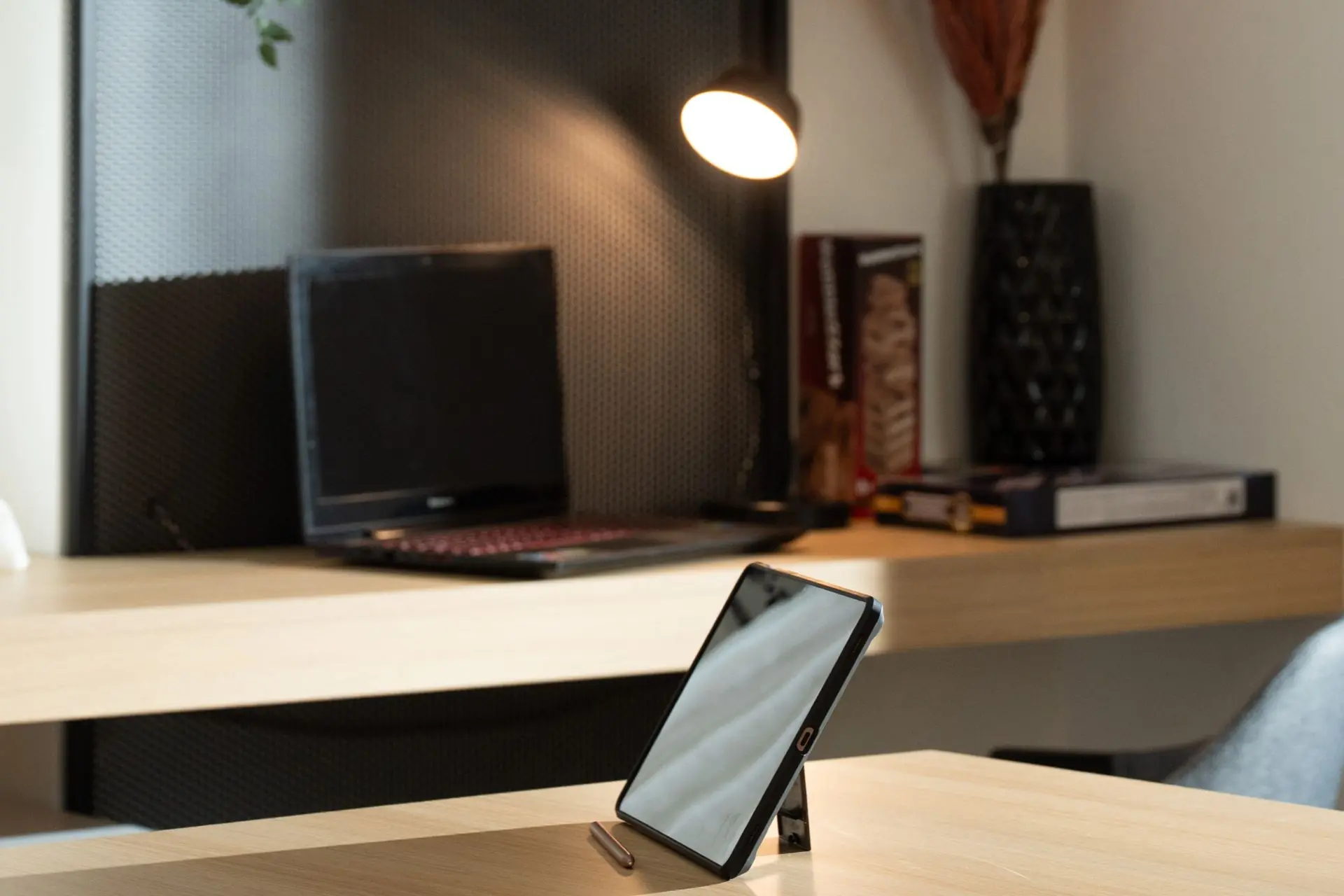 rias-apartment-agios-nikolaos-remote-work-devices-tablet