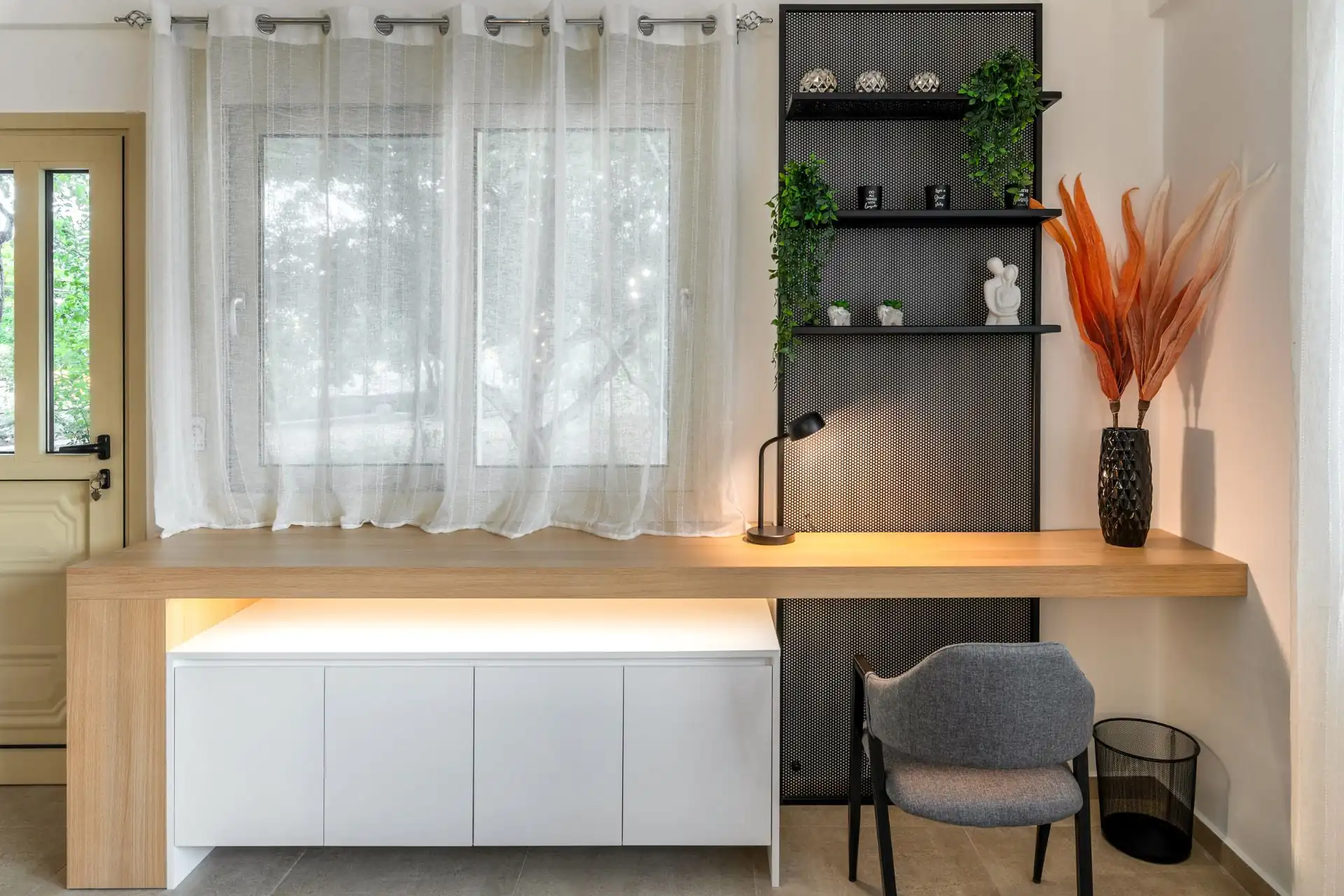 rias-apartment-agios-nikolaos-remote-workspace