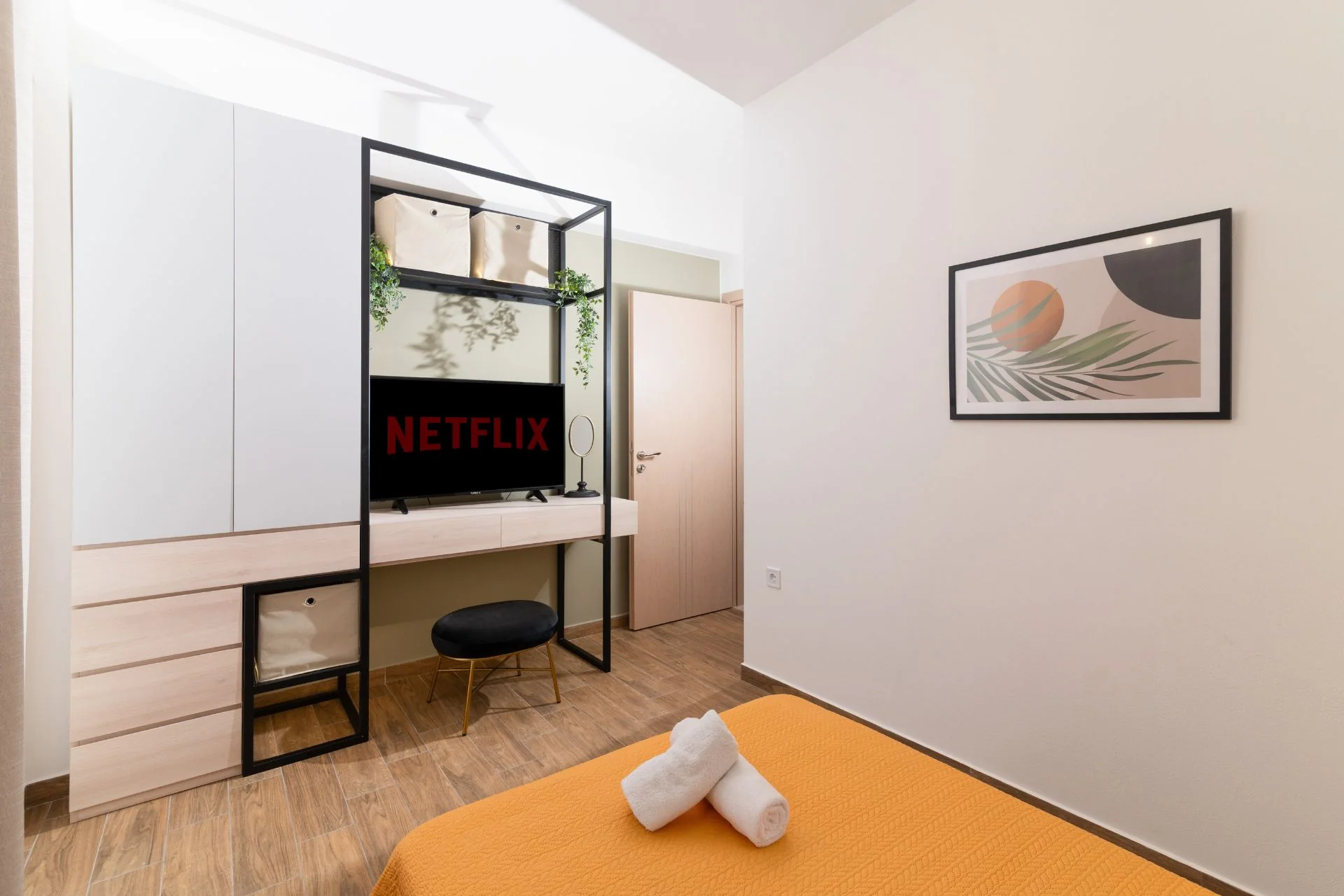 rias-apartment-agios-nikolaos-third-bedroom-tv-wardrobe